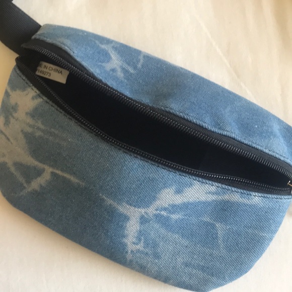 Tilly’s Denim Fanny Pack - Picture 3 of 3